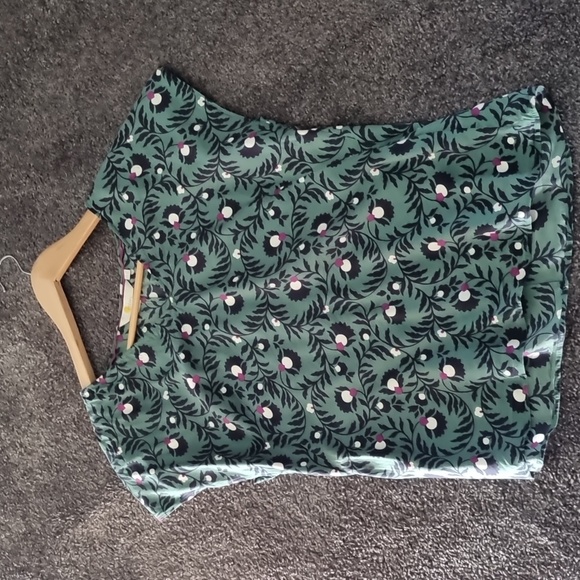 Boden short sleeve green floral blouse - Picture 3 of 4